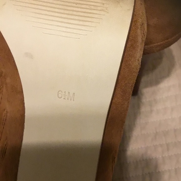 Guess Suede Shoes. Size 6.5 M - Picture 7 of 7